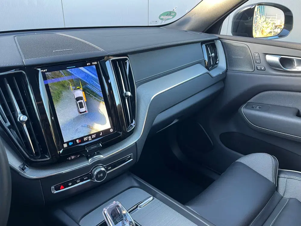 Volvo XC60 2.0 T8 Plug-in hybrid AWD Pano uit 2023, foto 11