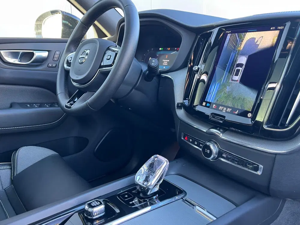 Volvo XC60 2.0 T8 Plug-in hybrid AWD Pano uit 2023, foto 13