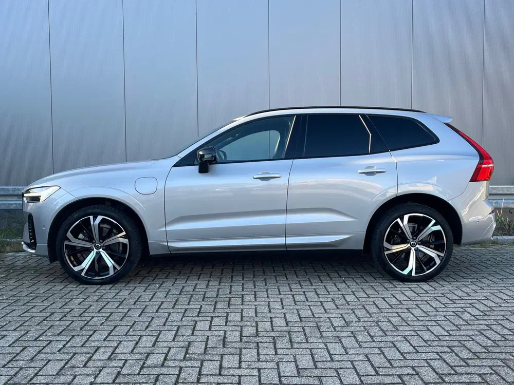Volvo XC60 2.0 T8 Plug-in hybrid AWD Pano uit 2023, foto 2