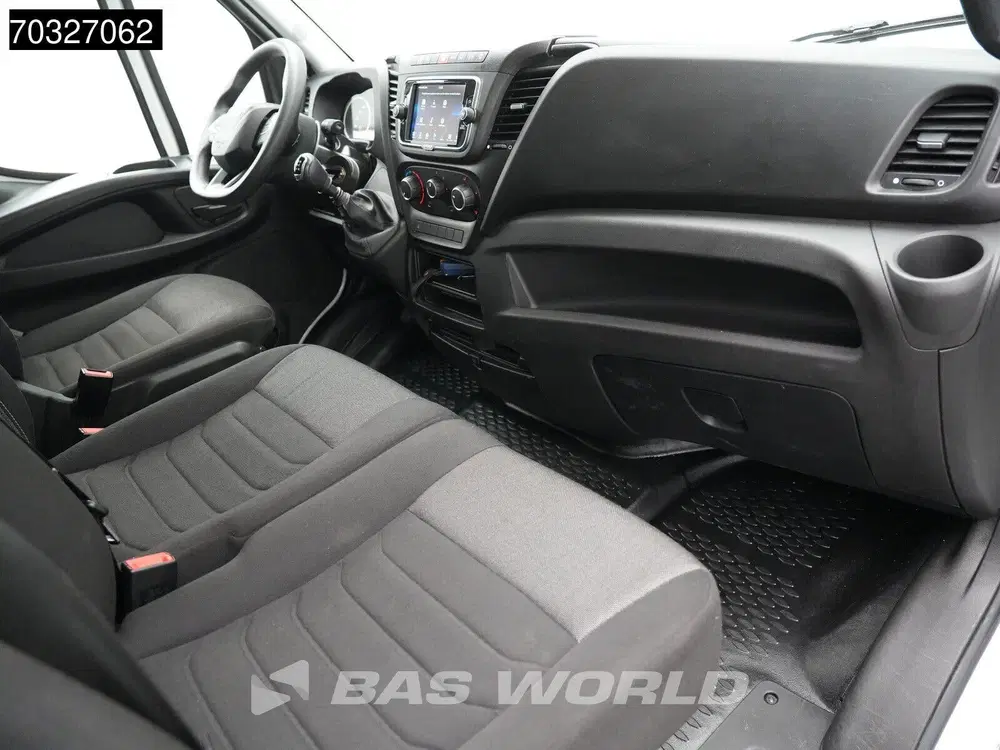 Iveco Daily 3.0L Laadklep Zijdeur Dubbellucht Bakwagen uit 2022, foto 13