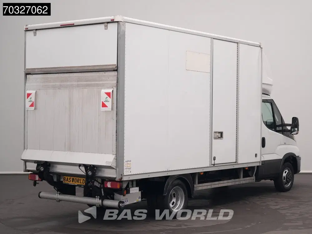 Iveco Daily 3.0L Laadklep Zijdeur Dubbellucht Bakwagen uit 2022, foto 2