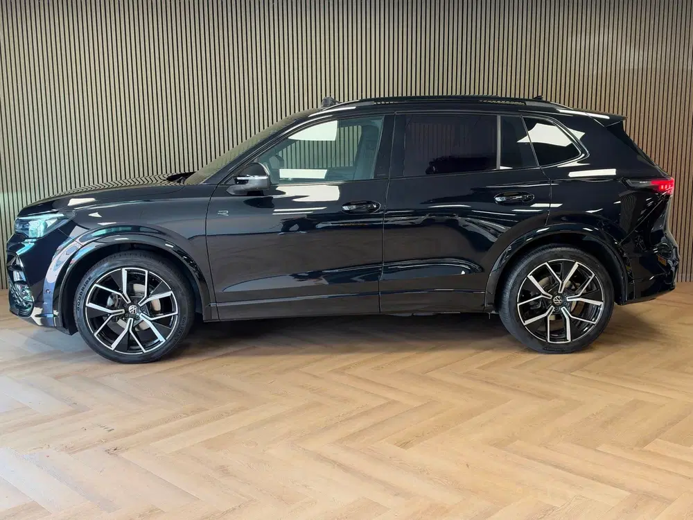 Volkswagen Tiguan 1.5 eTSI R-Line Business DSG PANO NAVI 360 uit 2024, foto 10