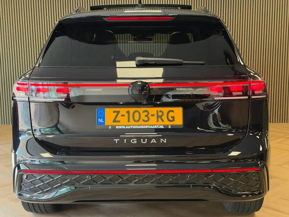 Volkswagen Tiguan 1.5 eTSI R-Line Business DSG PANO NAVI 360 uit 2024, foto 12