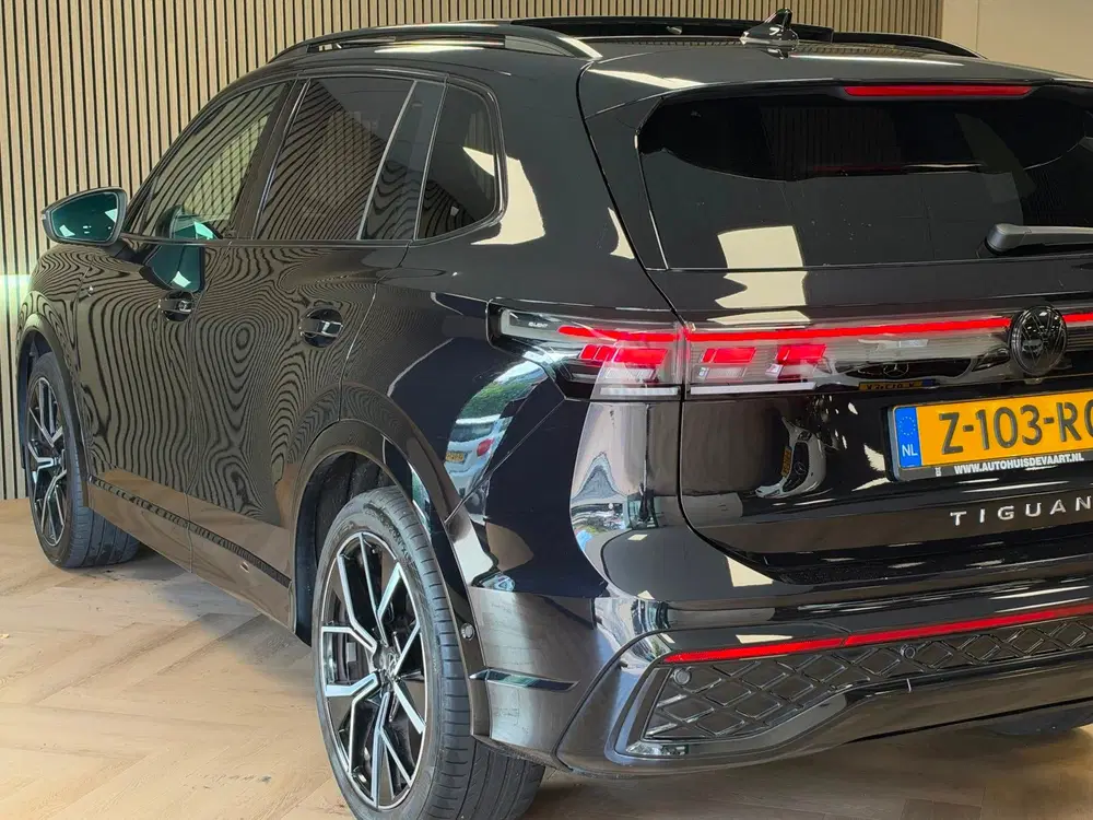 Volkswagen Tiguan 1.5 eTSI R-Line Business DSG PANO NAVI 360 uit 2024, foto 14