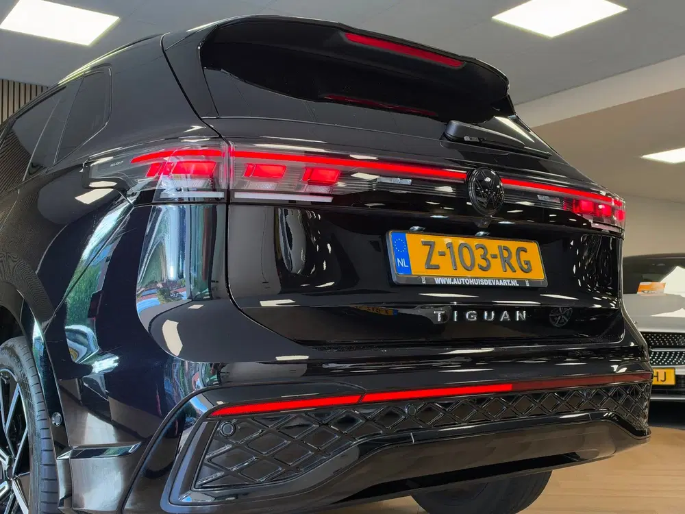Volkswagen Tiguan 1.5 eTSI R-Line Business DSG PANO NAVI 360 uit 2024, foto 15