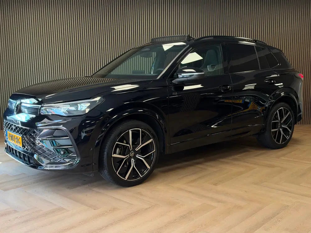 Volkswagen Tiguan 1.5 eTSI R-Line Business DSG PANO NAVI 360 uit 2024, foto 2