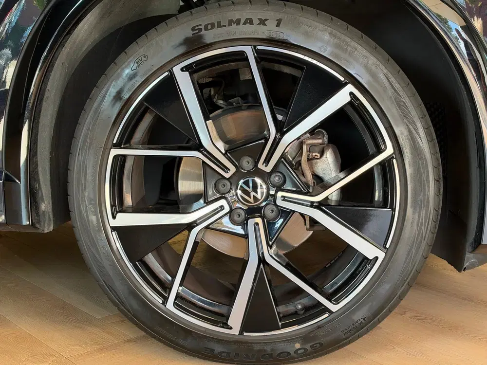 Volkswagen Tiguan 1.5 eTSI R-Line Business DSG PANO NAVI 360 uit 2024, foto 7