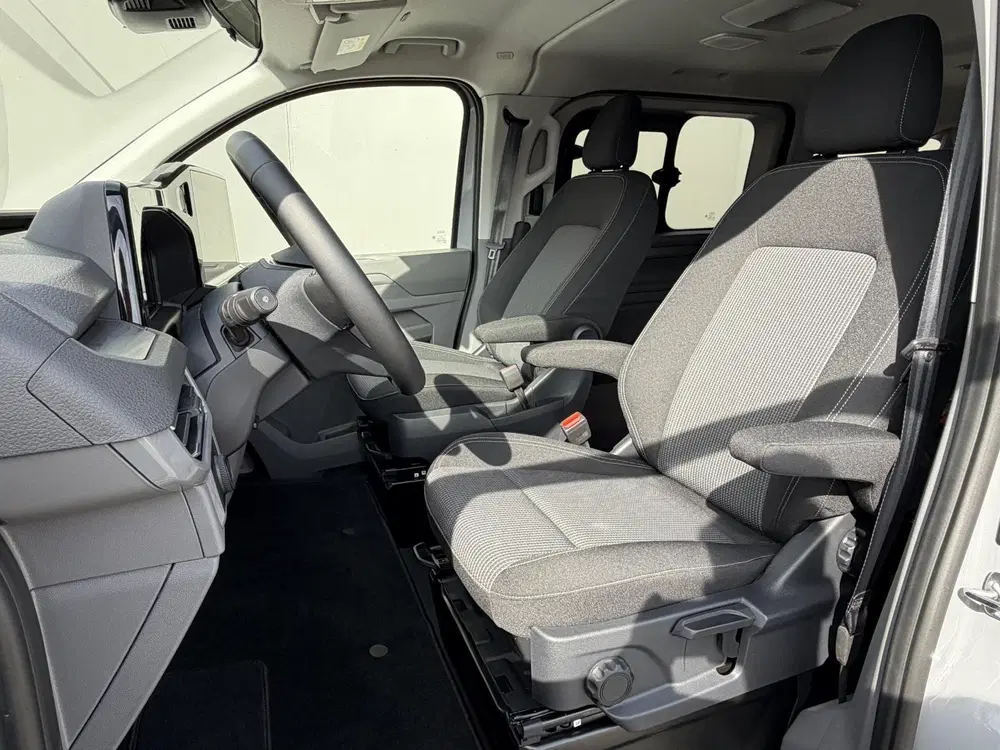 Volkswagen Transporter 32 L1H1 Life 64 kWh Autom uit 2025, foto 8