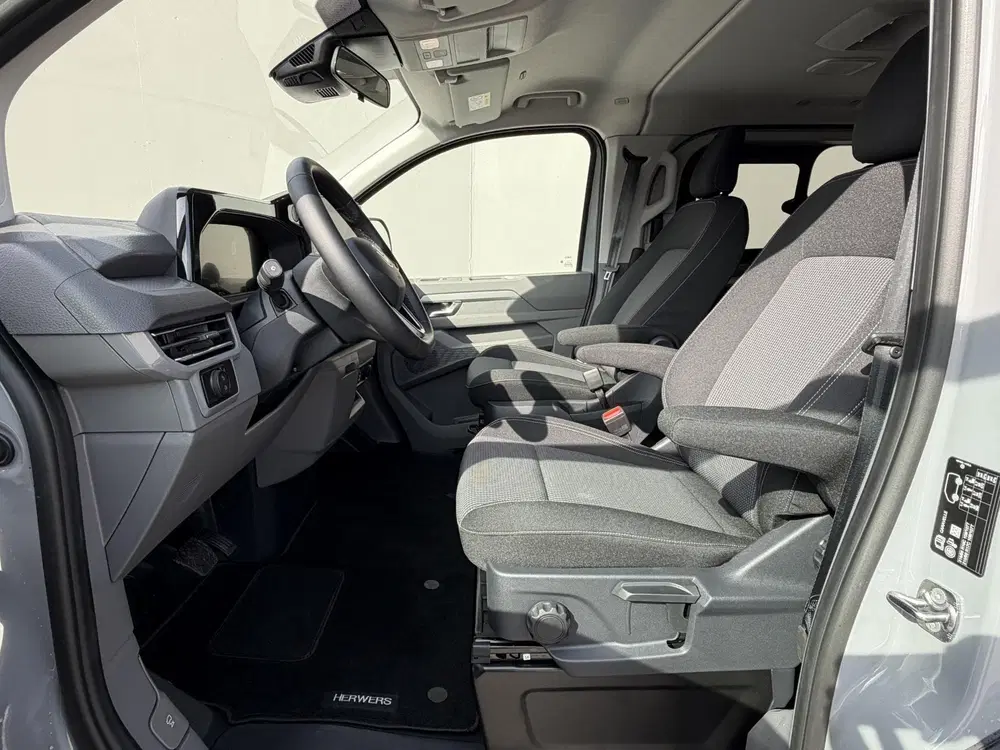 Volkswagen Transporter 32 L1H1 Life 64 kWh Autom uit 2025, foto 9
