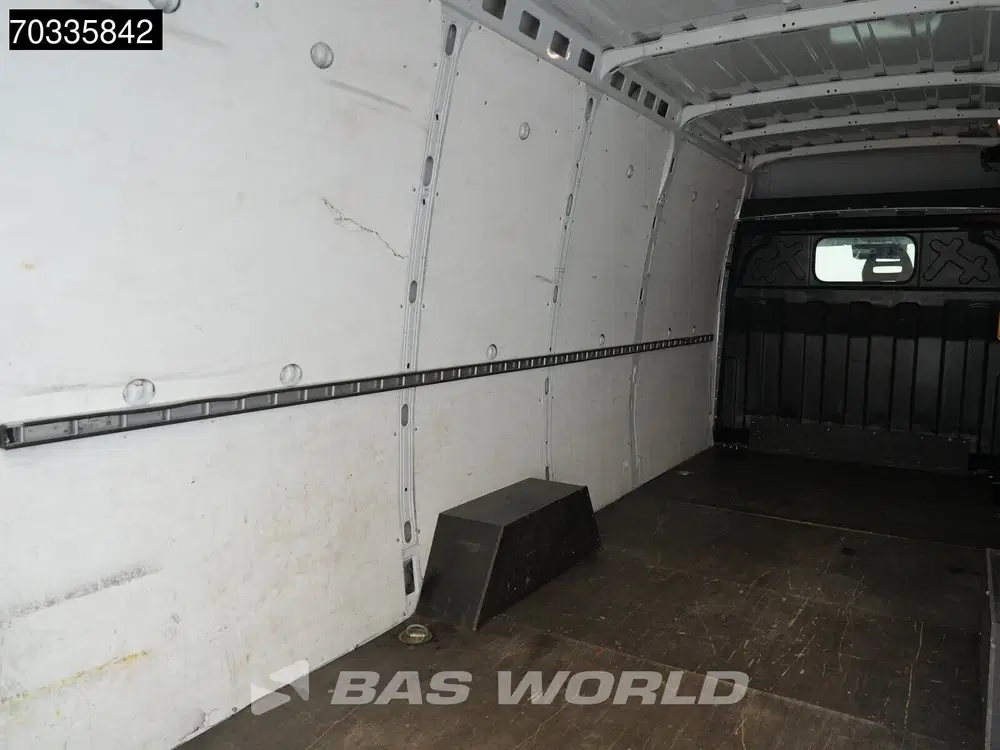 Iveco Daily Automaat 160PK L3H2 AC uit 2024, foto 12