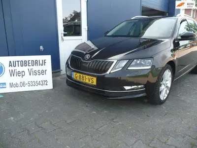 Skoda Octavia 1.6 TDI Clever led en leder uit 2020