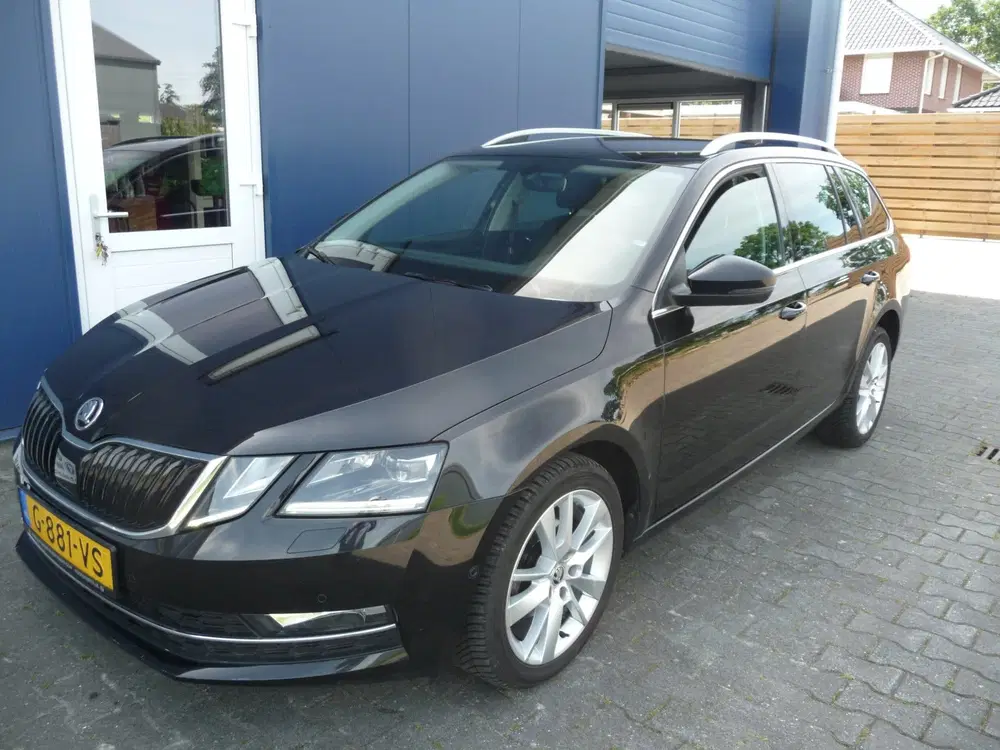 Skoda Octavia 1.6 TDI Clever led en leder uit 2020, foto 2
