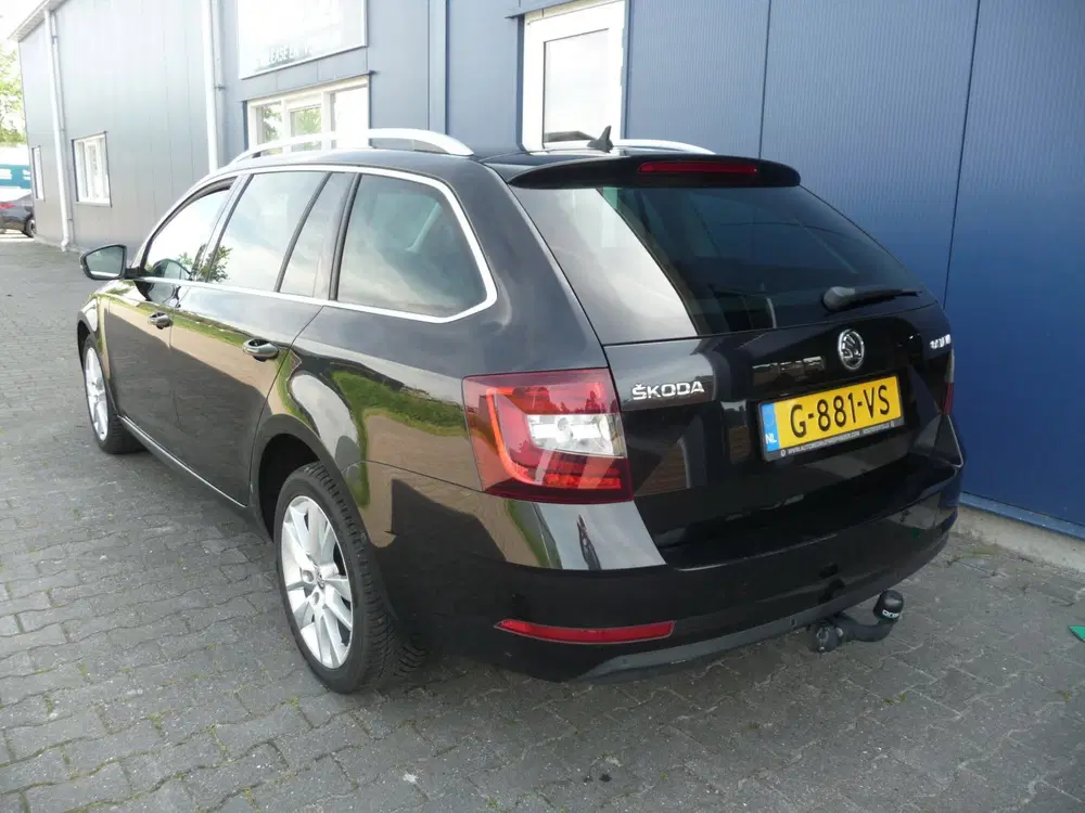 Skoda Octavia 1.6 TDI Clever led en leder uit 2020, foto 3