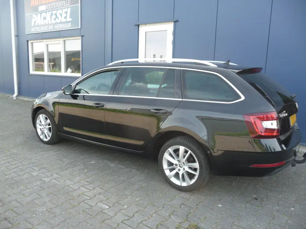 Skoda Octavia 1.6 TDI Clever led en leder uit 2020, foto 6