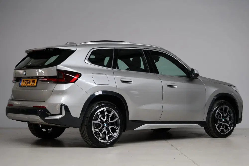 BMW X1 XDrive23i X-line uit 2023, foto 2