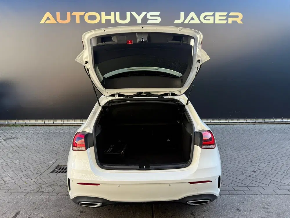 Mercedes-Benz A-Klasse 180 Business Solution AMG Night Upgra uit 2019, foto 10