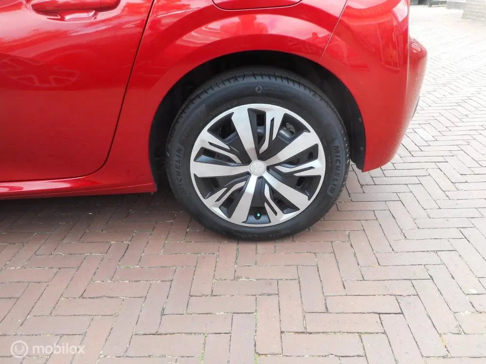 Peugeot 208 1.2 PureTech Blue Lease Allure uit 2020, foto 11