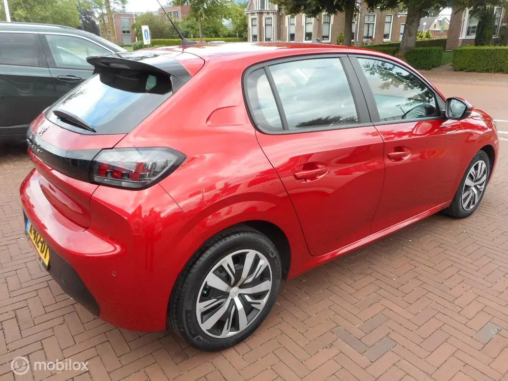 Peugeot 208 1.2 PureTech Blue Lease Allure uit 2020, foto 4