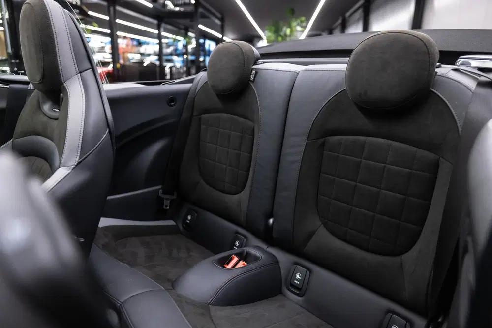 Mini Cabrio 1.5 Cooper John Cooper Works (bj 2022) uit 2022, foto 10