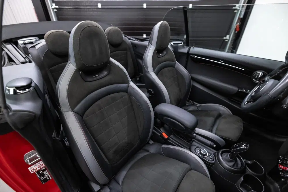 Mini Cabrio 1.5 Cooper John Cooper Works (bj 2022) uit 2022, foto 6