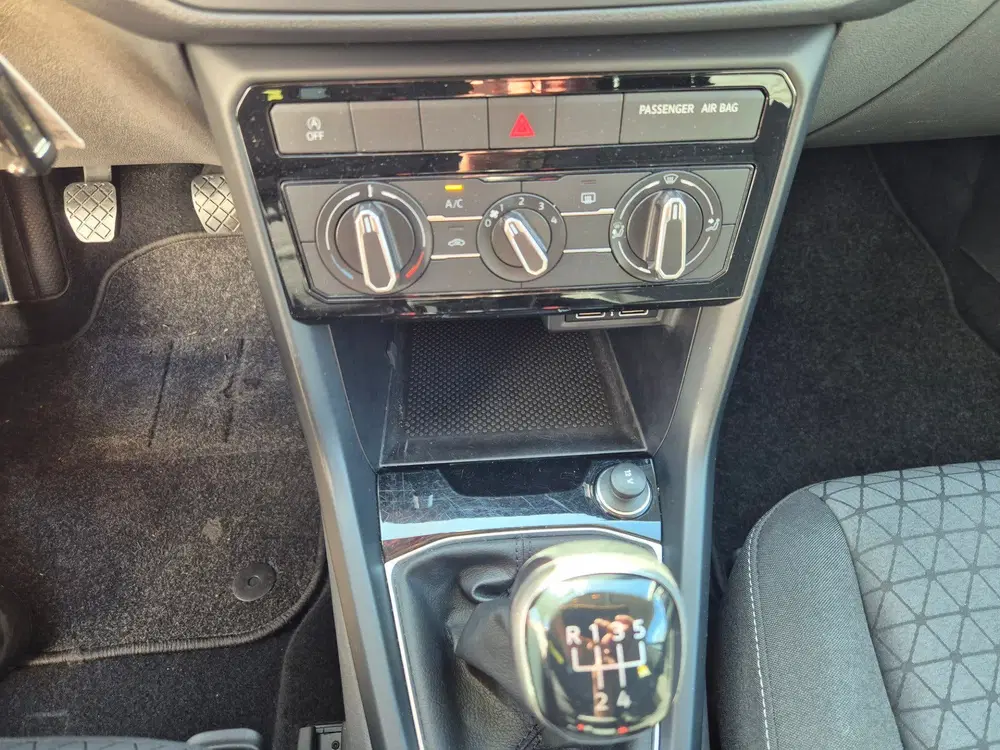 Volkswagen T-Cross 1.0 TSI Life 70Kw uit 2020, foto 10