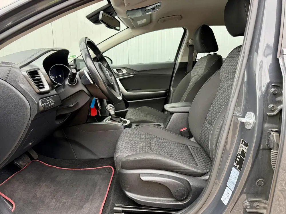 Kia Ceed Ceed SW 1.5 T-GDi AUTOMAAT uit 2021, foto 11