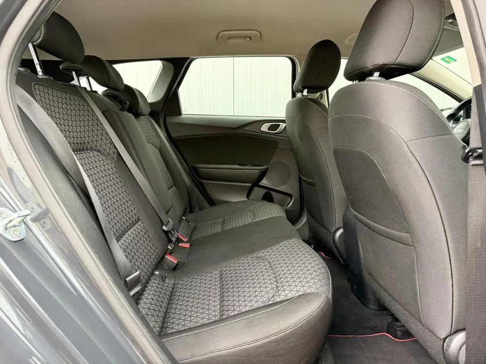 Kia Ceed Ceed SW 1.5 T-GDi AUTOMAAT uit 2021, foto 14
