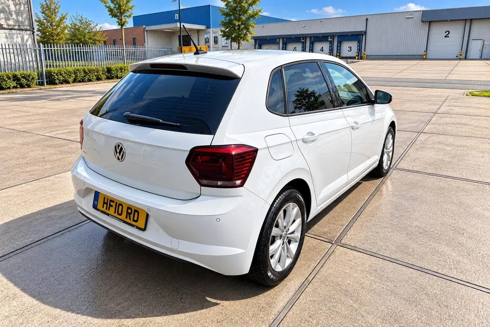 Volkswagen Polo 1.0 TSI Comfortline Automaat uit 2020, foto 2