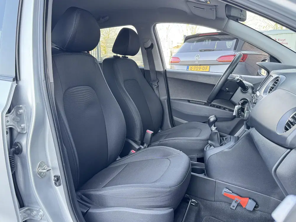 Hyundai i10 1.0I PREMIUM I APPLE CARPLAY I CLIMATE CON uit 2020, foto 10