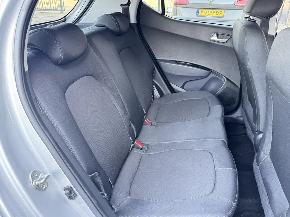Hyundai i10 1.0I PREMIUM I APPLE CARPLAY I CLIMATE CON uit 2020, foto 12