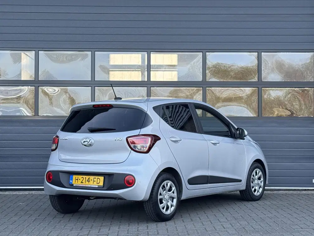 Hyundai i10 1.0I PREMIUM I APPLE CARPLAY I CLIMATE CON uit 2020, foto 3