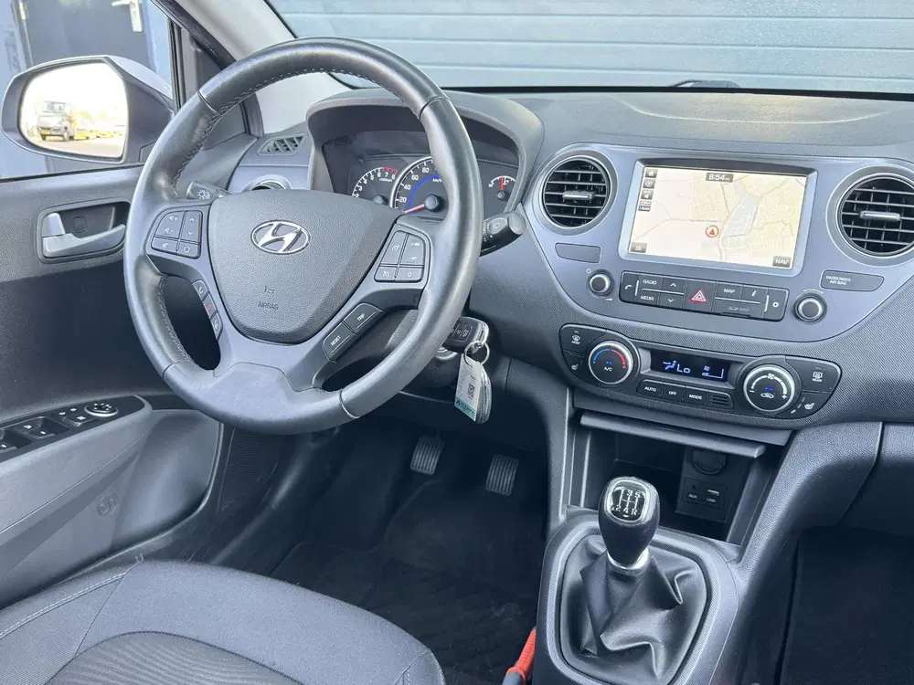 Hyundai i10 1.0I PREMIUM I APPLE CARPLAY I CLIMATE CON uit 2020, foto 8
