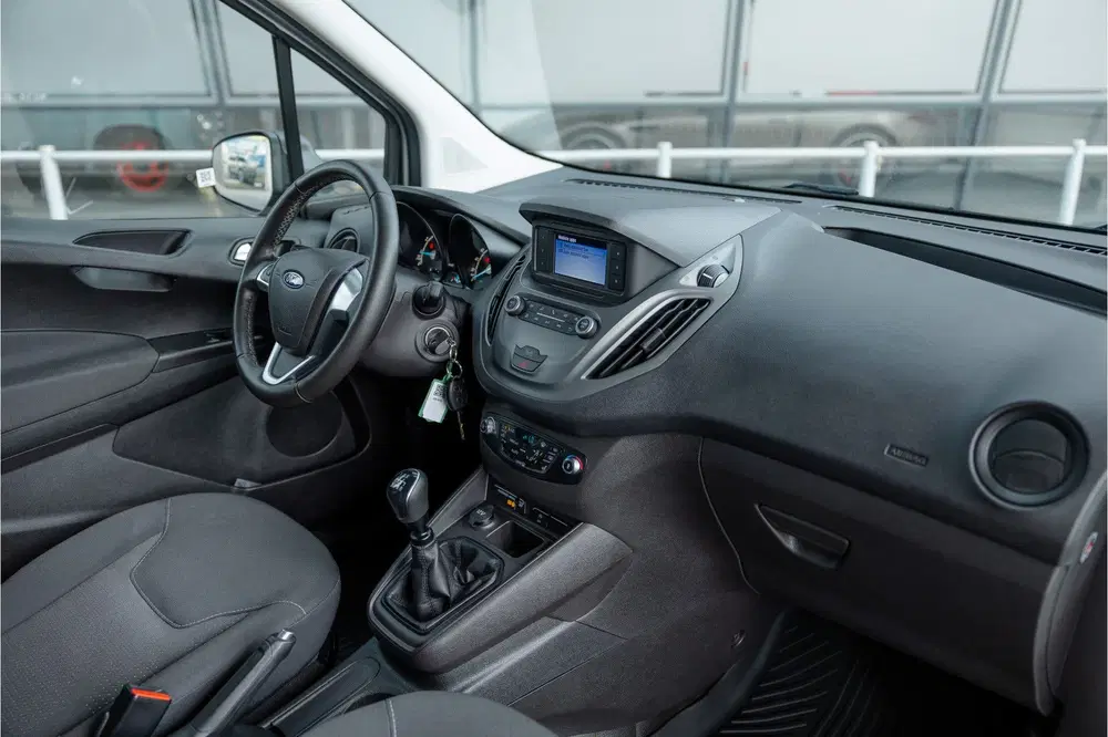 Ford Transit Courier 1.0 100 PK uit 2022, foto 8