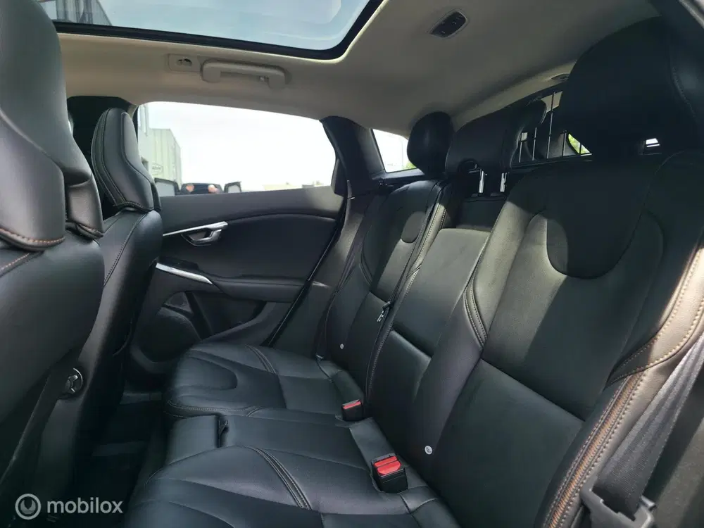 Volvo V40 Cross Country 1.5 T3 Polar+ uit 2019, foto 14