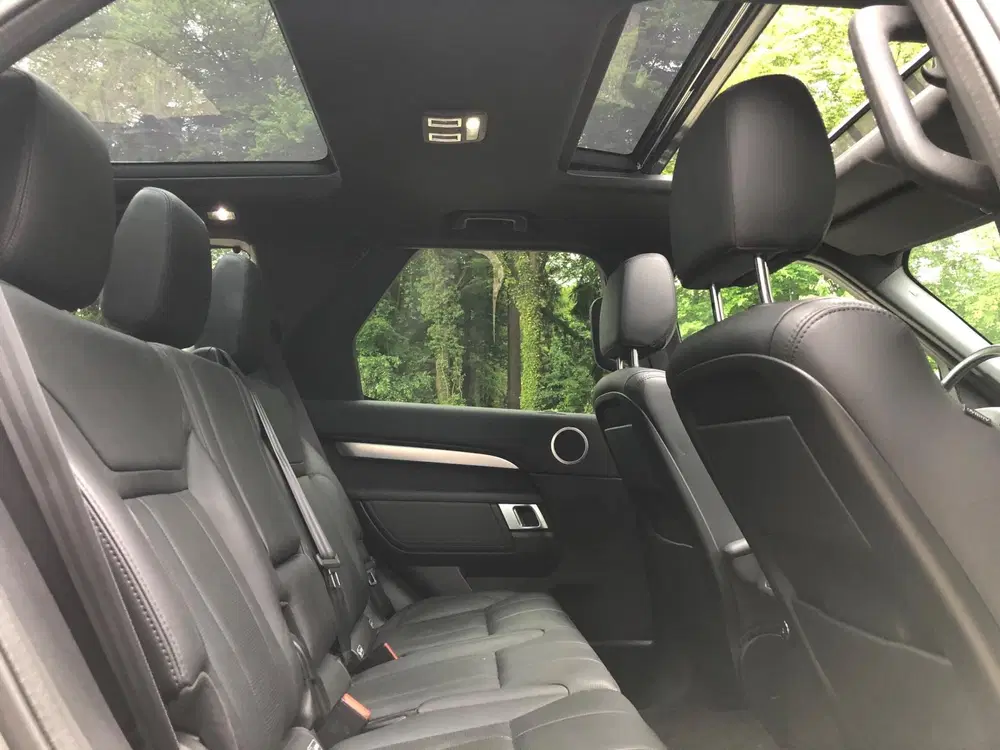Land Rover Discovery 3.0 Sd6 HSE 7p. Landmark uit 2020, foto 14
