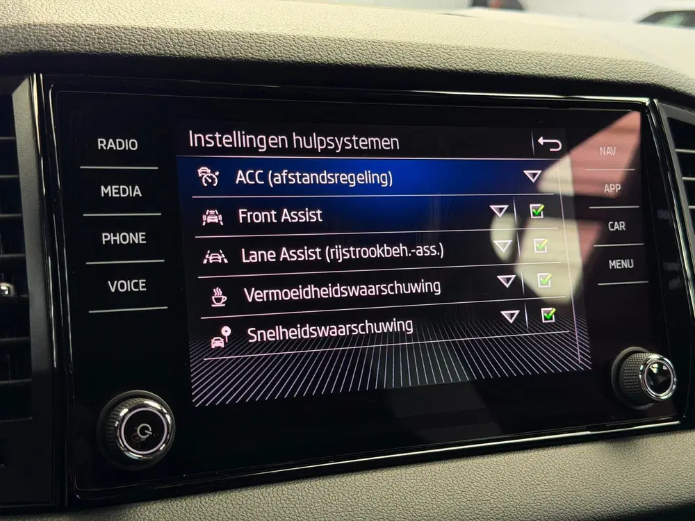 Skoda Karoq 1.5 TSI ACT Sportline CarPlay Nardo uit 2024, foto 7