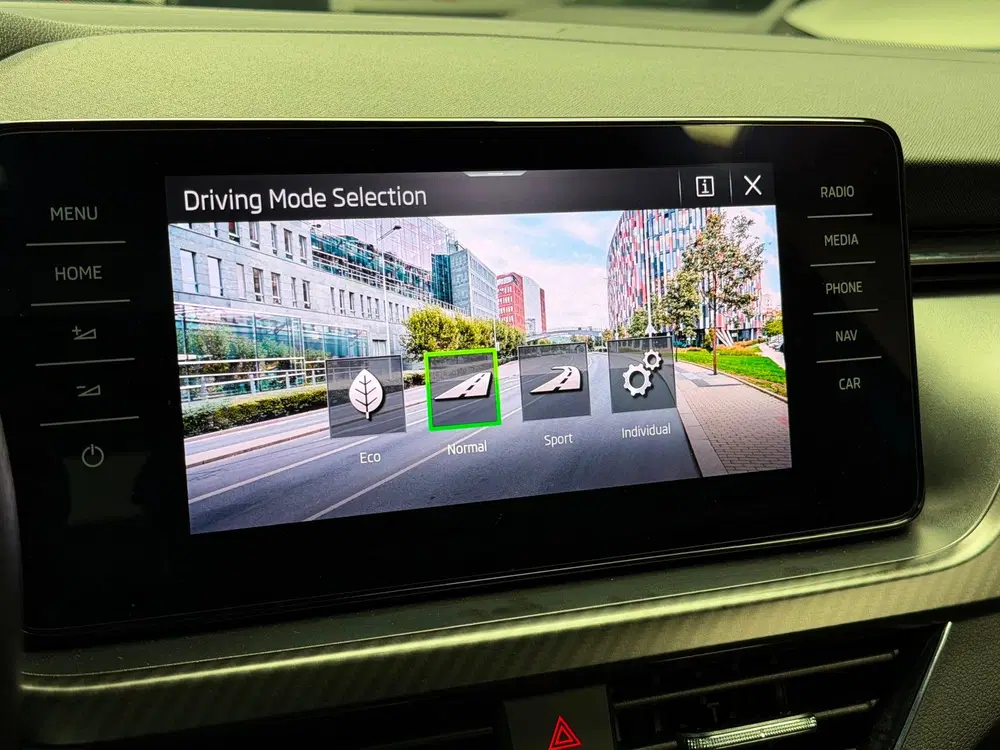 Skoda Kamiq 1.0 TSI Monte Carlo Pano Camera CarPlay uit 2022, foto 8