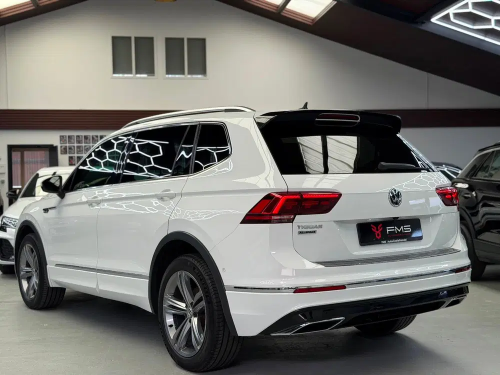 Volkswagen Tiguan Allspace 1.5 TSI R-Line CarPlay Camera 7p. uit 2020, foto 14