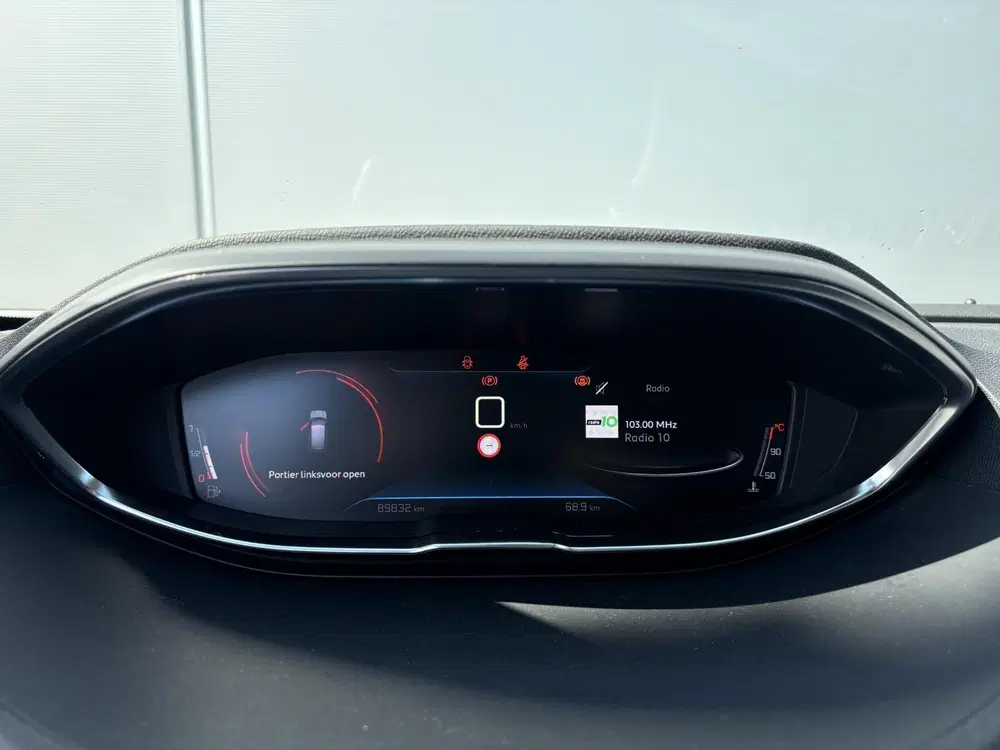 Peugeot 3008 1.2 PureTech Allure uit 2021, foto 14