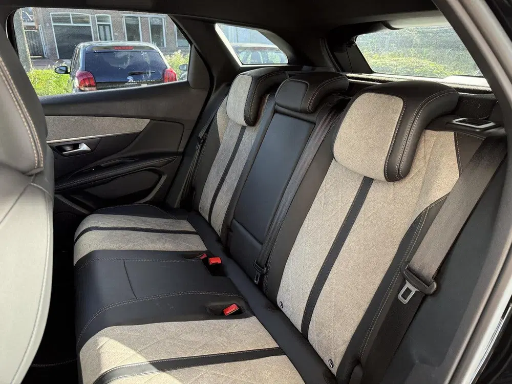 Peugeot 3008 1.6 HYbrid4 300 Première Pack uit 2020, foto 11