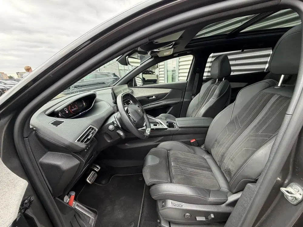 Peugeot 5008 1.2 Hybrid 136 GT uit 2024, foto 10