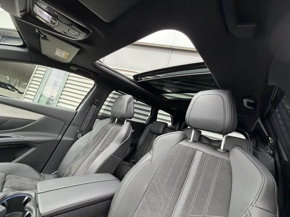 Peugeot 5008 1.2 Hybrid 136 GT uit 2024, foto 12