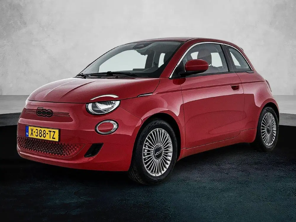 Fiat 500e 95pk RED 24 kWh Automaat ACCU 94% uit 2024