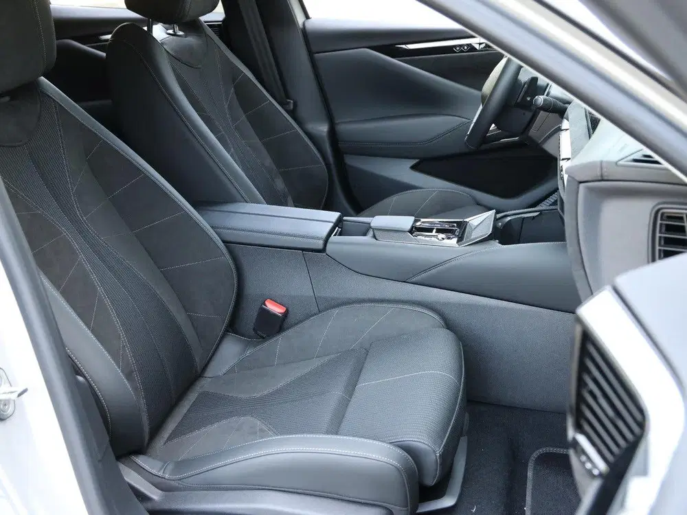 DS Automobiles N°4 DS N4 E-Tense Etoile Absolute Comfort Tech uit 2026, foto 10