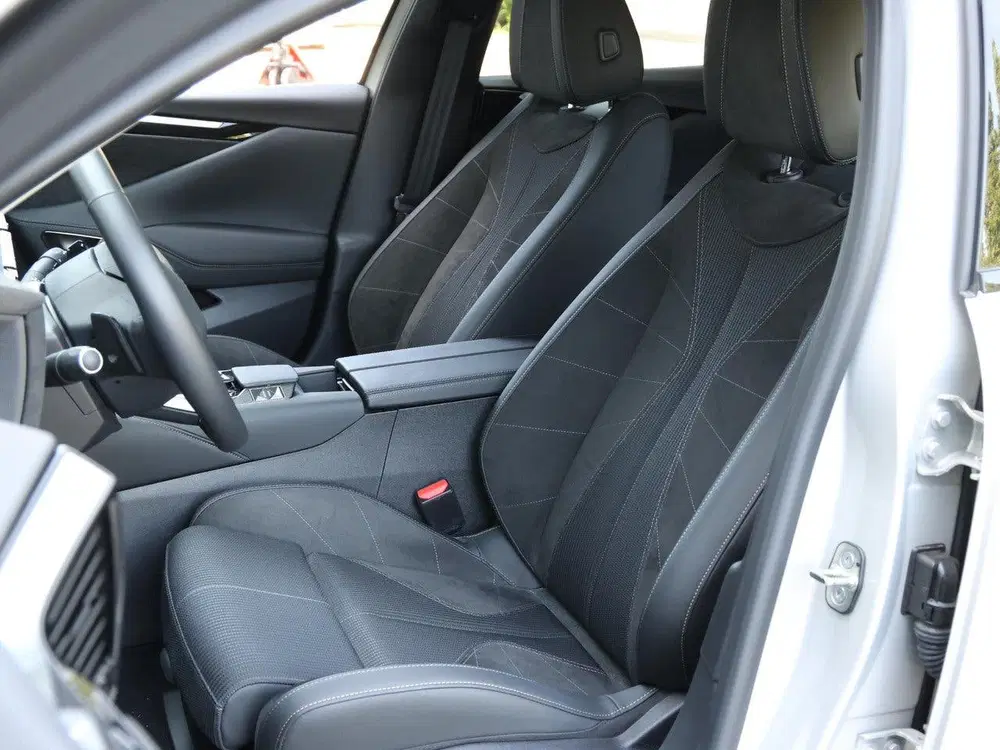 DS Automobiles N°4 DS N4 E-Tense Etoile Absolute Comfort Tech uit 2026, foto 13