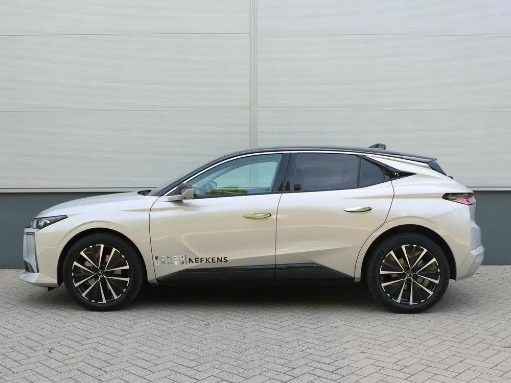 DS Automobiles N°4 DS N4 E-Tense Etoile Absolute Comfort Tech uit 2026, foto 2
