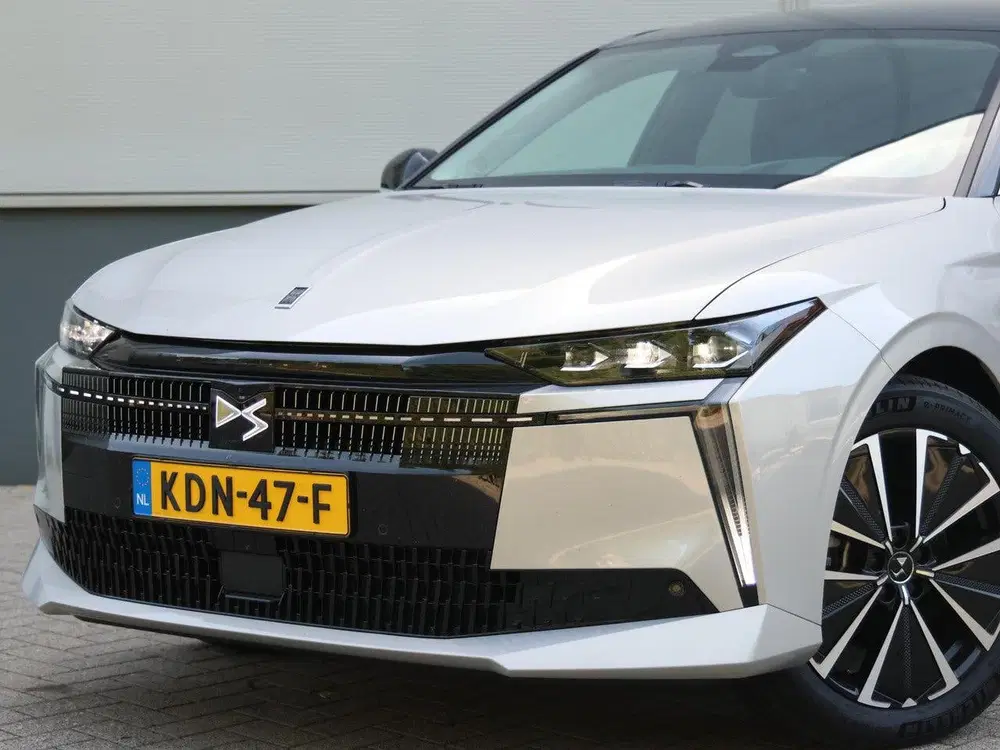 DS Automobiles N°4 DS N4 E-Tense Etoile Absolute Comfort Tech uit 2026, foto 6