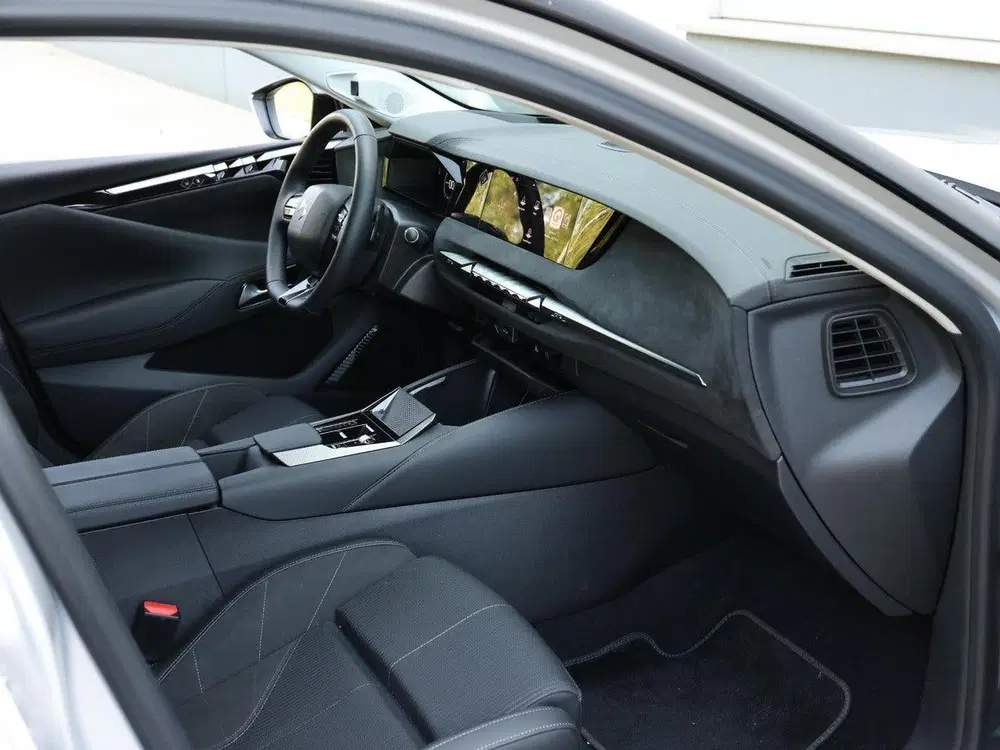 DS Automobiles N°4 DS N4 E-Tense Etoile Absolute Comfort Tech uit 2026, foto 9