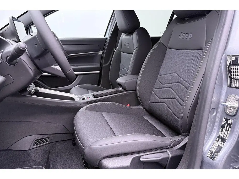 Jeep Avenger Summit 54 kWh uit 2026, foto 5