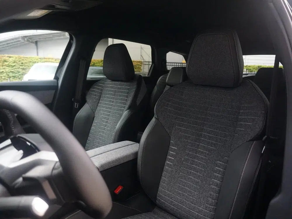 Peugeot 5008 1.2 Hybrid 145 Allure 7p Winterpakket uit 2026, foto 11